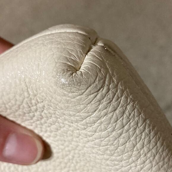 KATE SPADE,SMALL IVORY PEBBLED LEATHER QUILTED CROSSOBODY - Picture 16 of 16